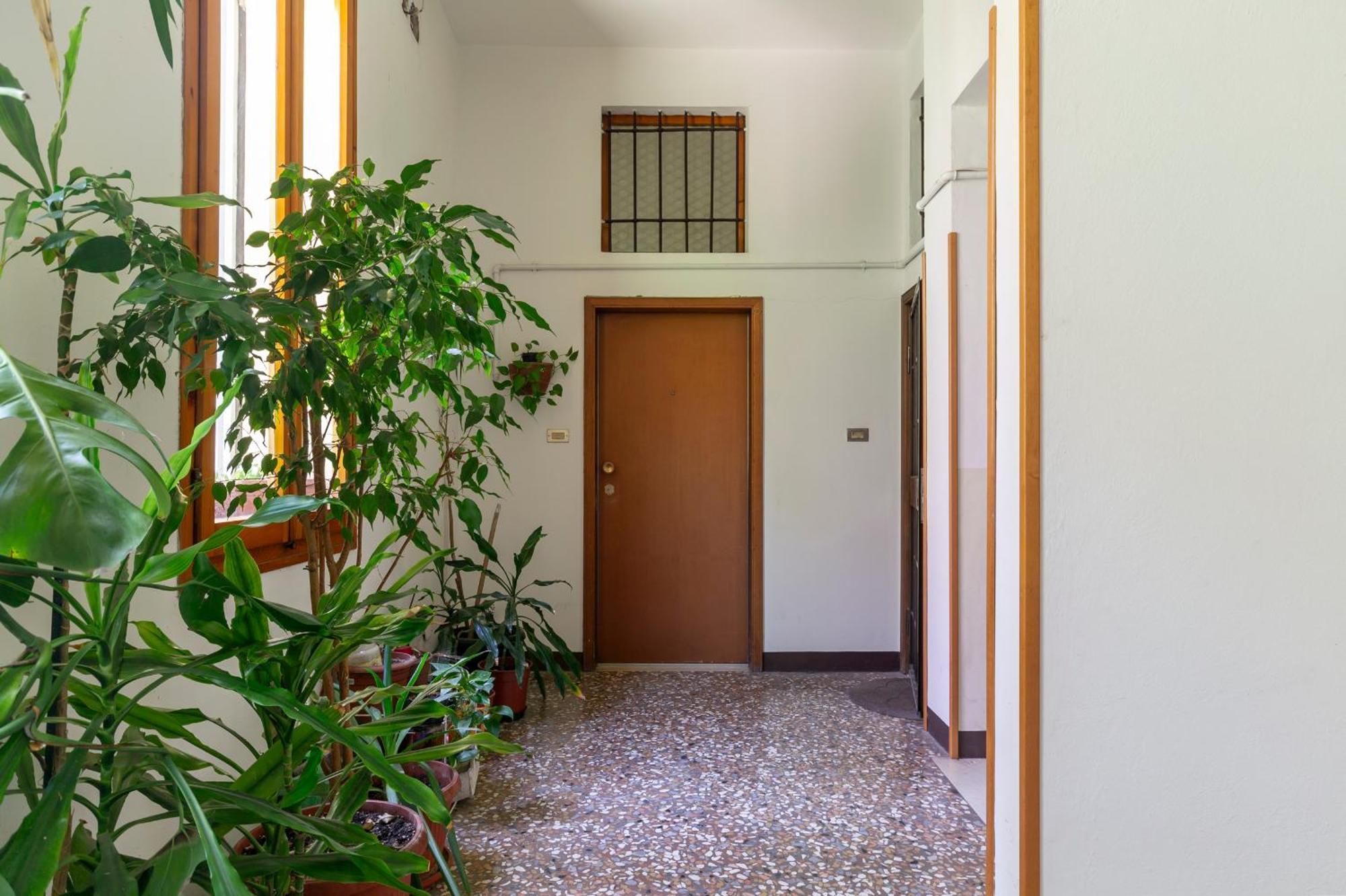 Apartment Amos - 5 Minutes From Piazza Maggiore Болонья Экстерьер фото