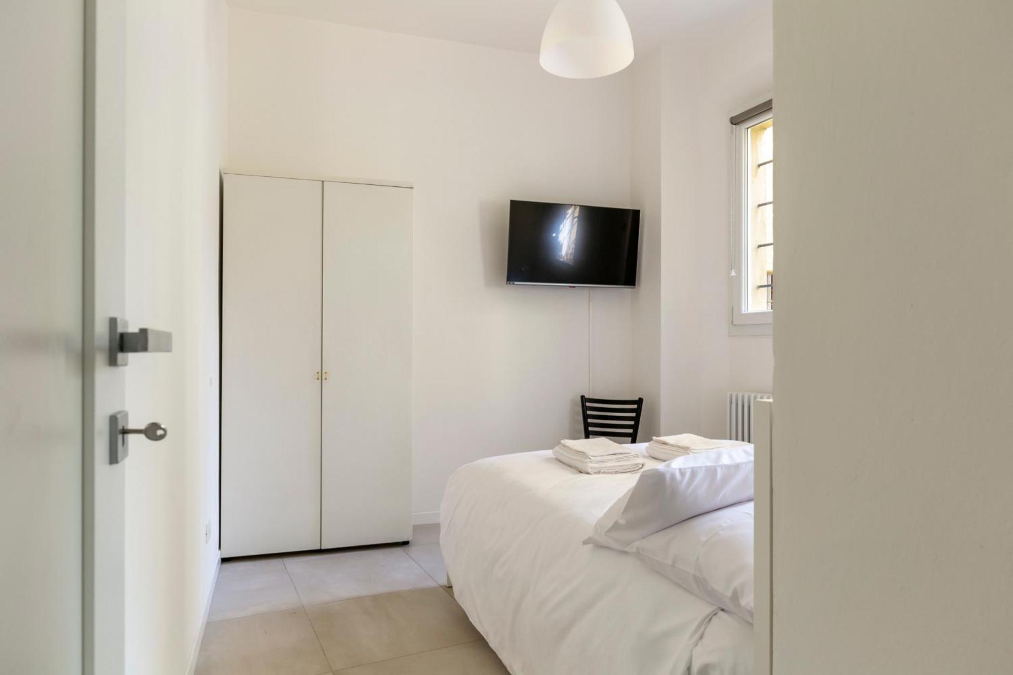 Apartment Amos - 5 Minutes From Piazza Maggiore Болонья Экстерьер фото