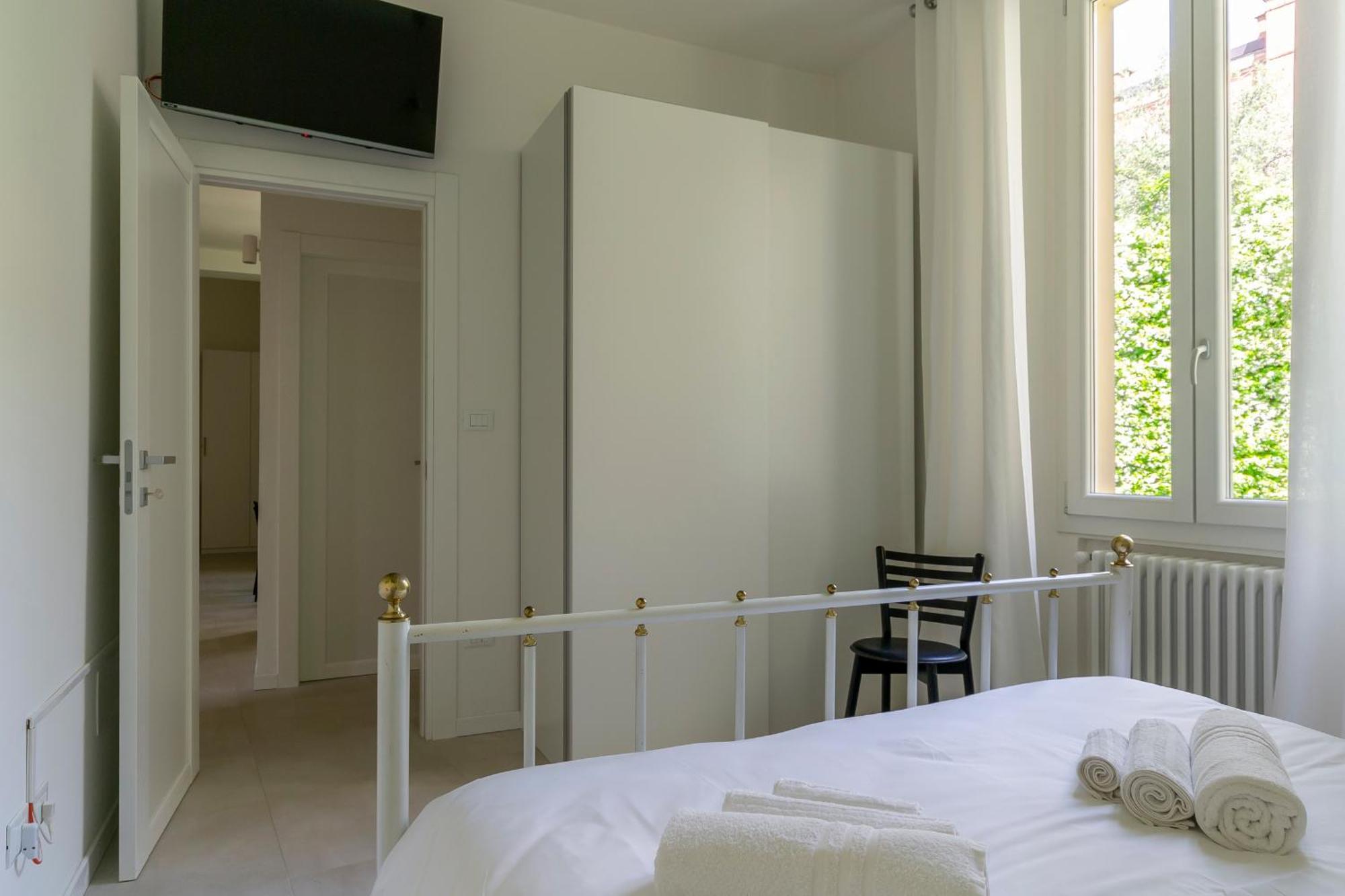 Apartment Amos - 5 Minutes From Piazza Maggiore Болонья Экстерьер фото